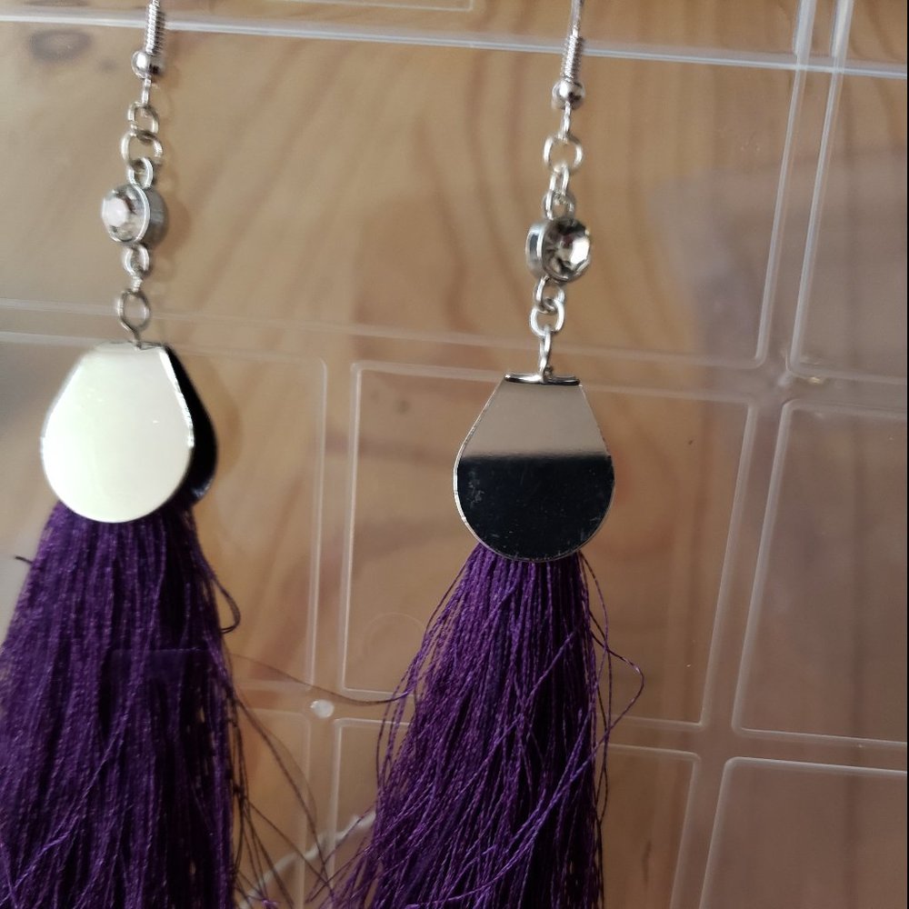 Looped Earring - Picture 10 of 10